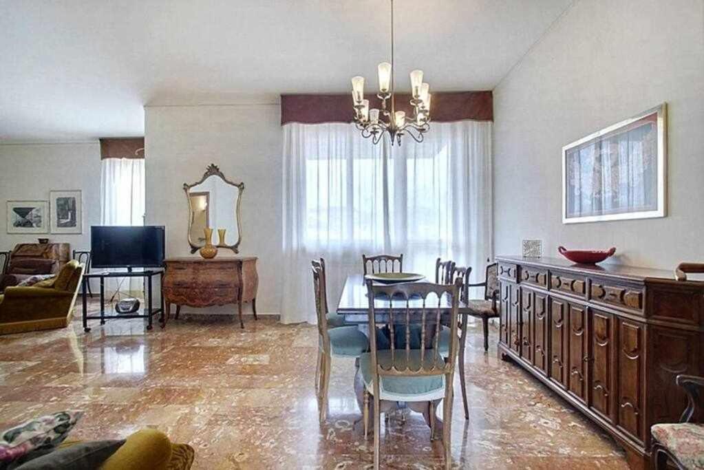 Frati Bigi With Two Bedrooms And Parking Florenţa Exterior foto