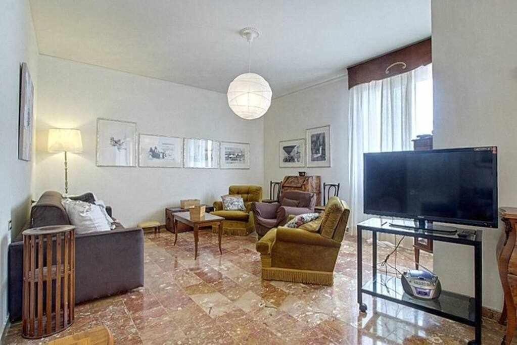Frati Bigi With Two Bedrooms And Parking Florenţa Exterior foto