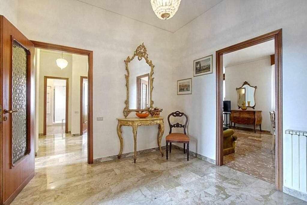 Frati Bigi With Two Bedrooms And Parking Florenţa Exterior foto