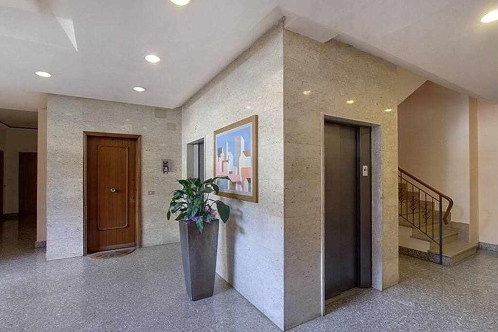 Frati Bigi With Two Bedrooms And Parking Florenţa Exterior foto